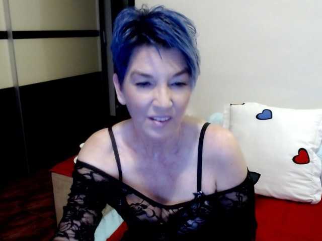 Снимки cornycamelia Welcome guys to my room ,Hoot Cougar play with me and lest cum toghter