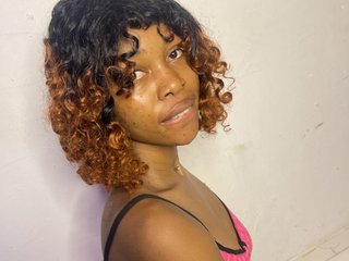 Еротичен видео чат Cum-on-Lia