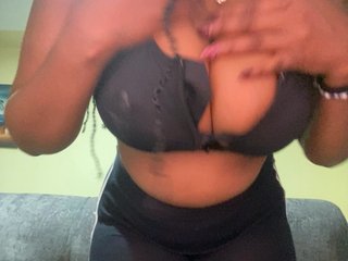Еротичен видео чат Curvy-maxy9