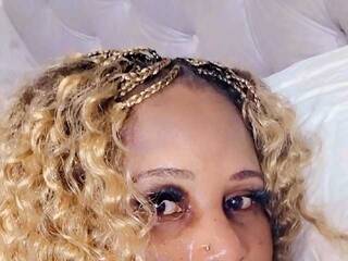 Еротичен видео чат Curvybae