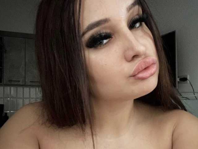 Снимка на профила curvybomb