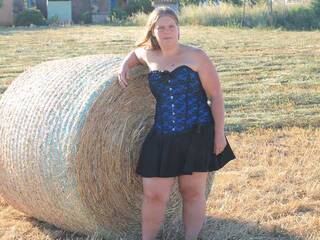 Еротичен видео чат curvyemma