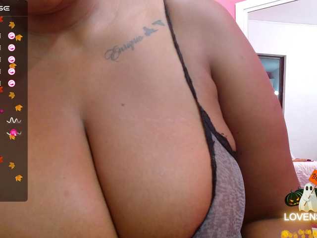 Екранни снимки на излъчване curvymommyy
