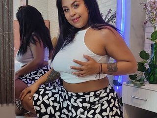 Еротичен видео чат CurvyyQueenXO