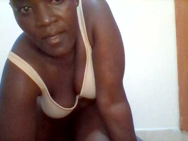 Екранни снимки на излъчване Cuteblacksexyass
