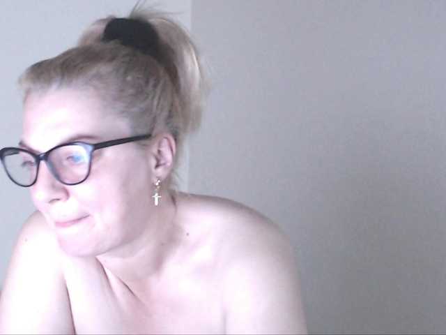 Екранни снимки на излъчване BeautyMilf