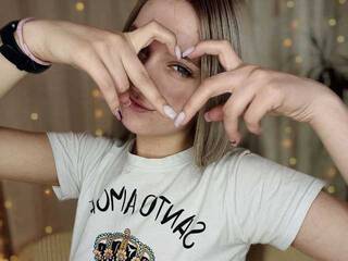 Еротичен видео чат CyrilaPuff