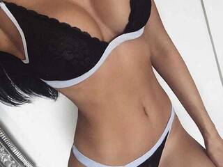 Еротичен видео чат Daniela-Gomez