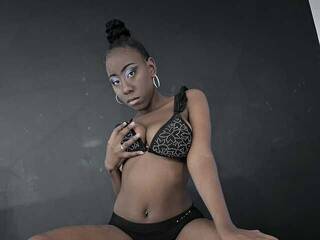 Еротичен видео чат DanielaKiston