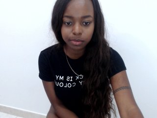 Снимки daniielaa My pussy want some love// LOVENSE ON- make me wet wt ur tips guys// @reamain ride toy//at150 #sloopy #bj