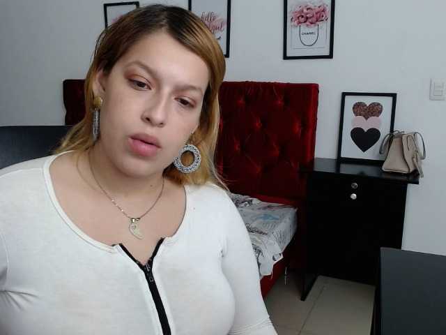 Снимки DannaSaenz full nude loVES 200TK