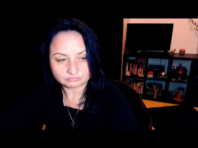 Екранни снимки на излъчване KinkyDomina