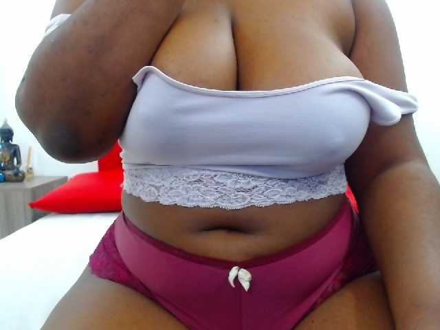 Снимки DarnellQueen Run your tongue through my body make your way down to my #pussy and endulge yourself with my body @goal #squirt #ride #dildo / #bbw #latina #lush #hitachi #bigass #bigboobs #ebony