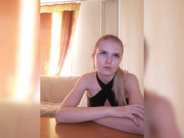 Екранни снимки на излъчване dazzling-girl19
