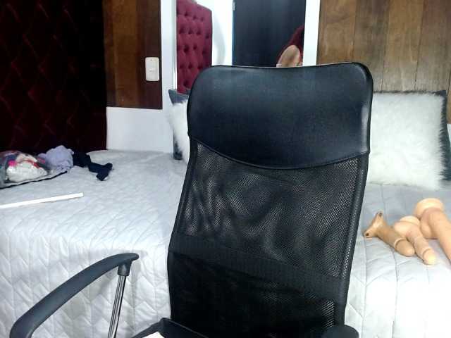 Екранни снимки на излъчване DeborahFox