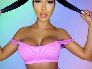 Еротичен видео чат Denise-Quinn