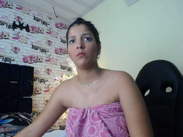 Екранни снимки на излъчване DEVANY-REY