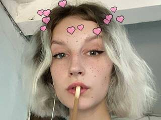 Еротичен видео чат DivineLoly