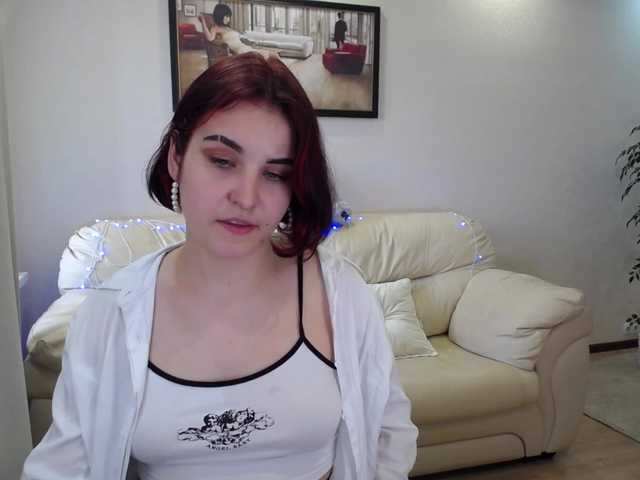 Снимки DizzyingCharm Hello guys! Happy see you in my room) Im first day here! Lets chat and have fun together! PVT ON) if you like my smile tip me 33 toks! kisses