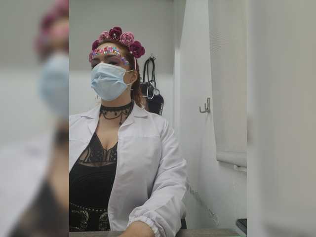 Снимки Doctora-Danna Working us Doctor... BETWEEN PATIENTS we can do all my menu...write me pm what would u like to see... fuck us hard¡¡¡¡