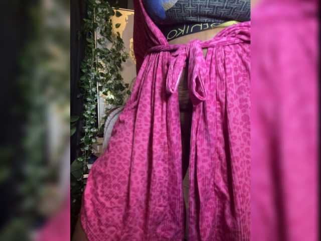 Екранни снимки на излъчване DomCherrired