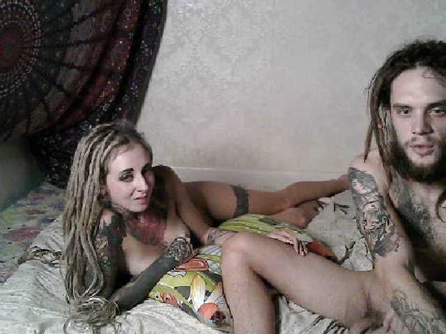 Екранни снимки на излъчване DreadsFamily