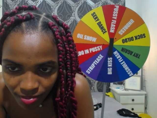 Снимки EbonyLinda Hello guys :) Welcome to my oil show, you want to play with me ?do not forget to leave your gift #teen #bigboobs #latina #squirt #deep #cum