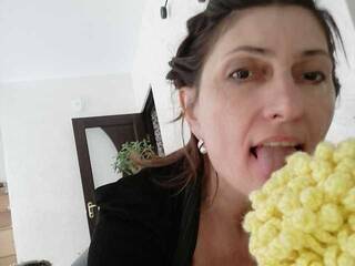 Еротичен видео чат Eleanesa