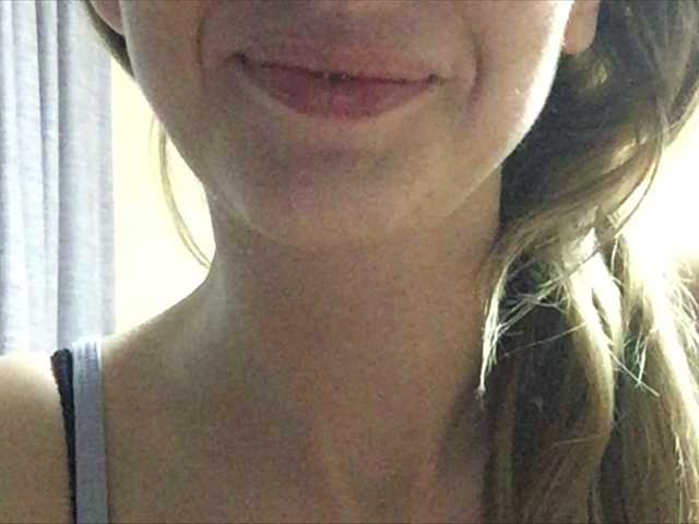 Екранни снимки на излъчване ElegantBlonda