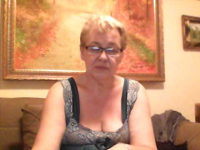 Екранни снимки на излъчване ElegantBlonda