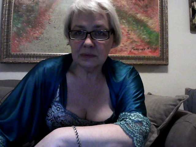 Екранни снимки на излъчване ElegantBlonda