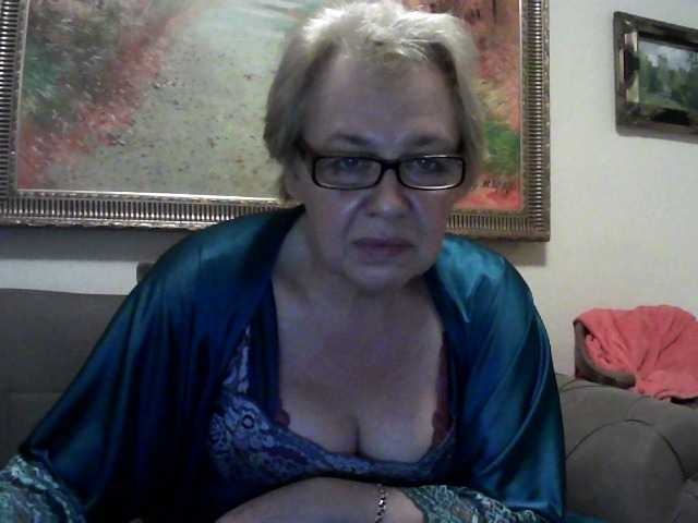 Екранни снимки на излъчване ElegantBlonda