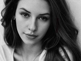 Еротичен видео чат ElegantLadyMia