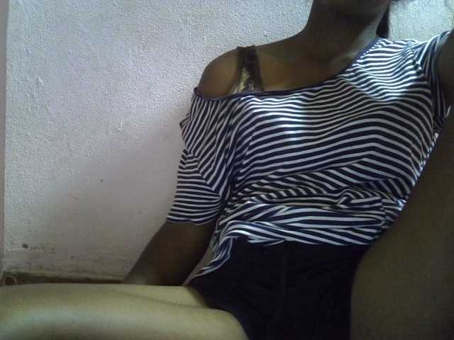 Екранни снимки на излъчване ElianeXhot