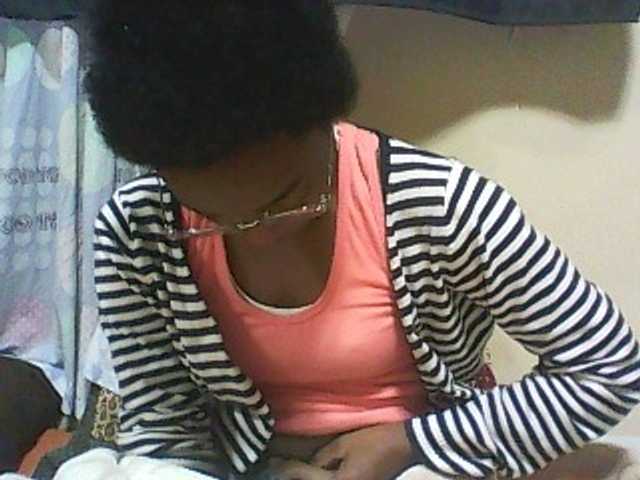 Екранни снимки на излъчване ElianeXhot