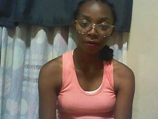 Екранни снимки на излъчване ElianeXhot