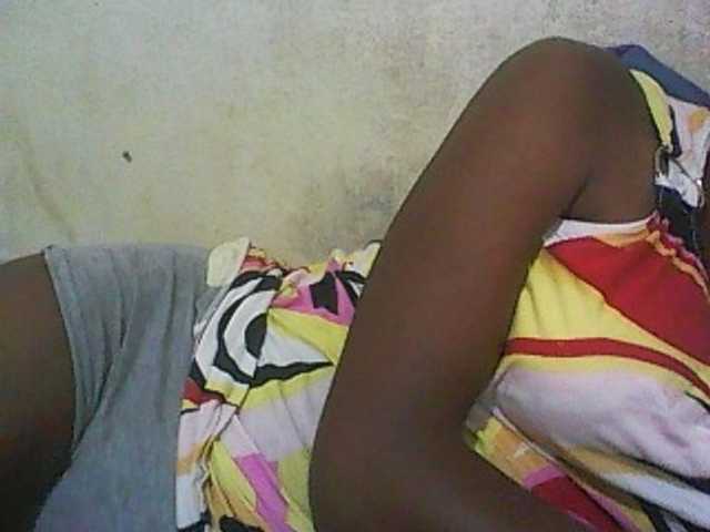 Екранни снимки на излъчване ElianeXhot