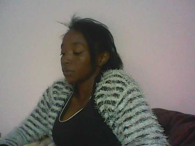 Екранни снимки на излъчване ElianeXhot