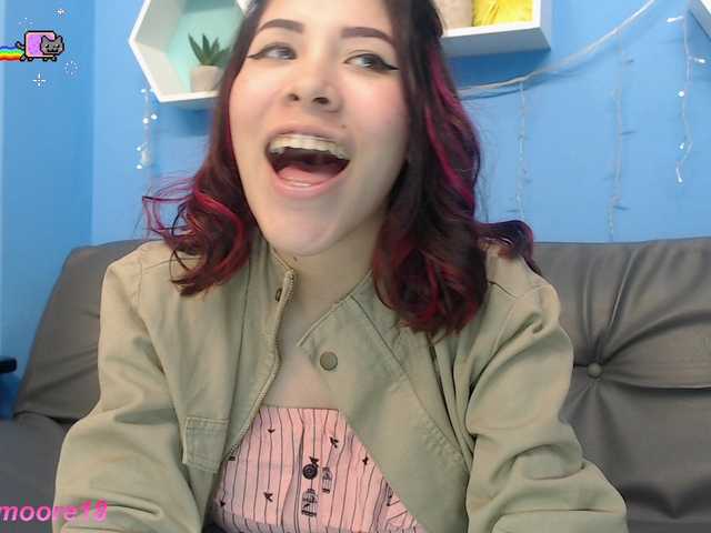 Екранни снимки на излъчване ElifMoore