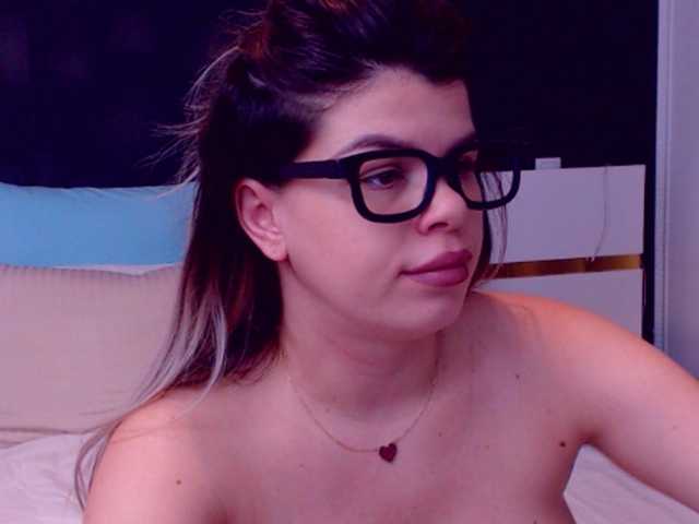 Екранни снимки на излъчване EliseTyler