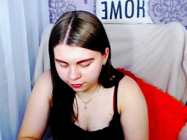 Екранни снимки на излъчване EllaCute