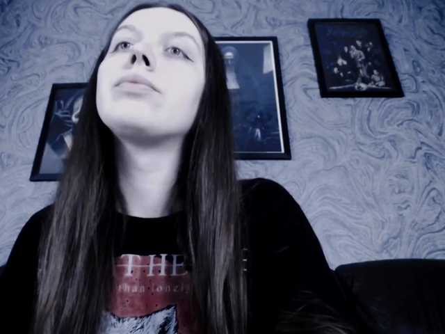 Екранни снимки на излъчване EllaDark