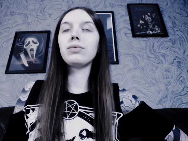 Екранни снимки на излъчване EllaDark