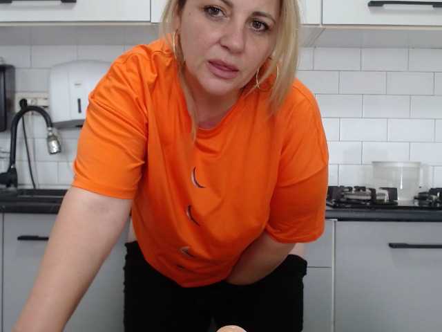 Снимки EllaSwan #mommy#milf#mature#bigass#bigboobs# @total squirt at goal @total @sofar @remain