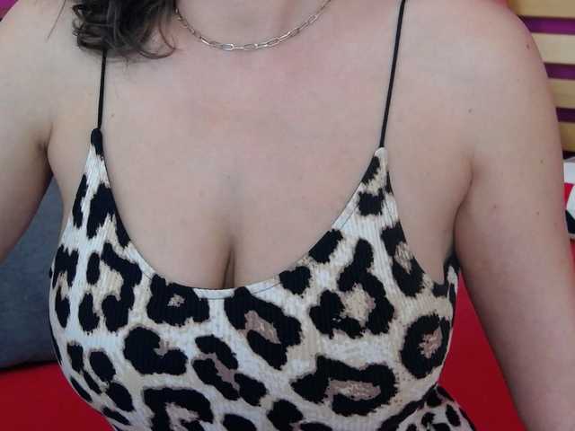 Екранни снимки на излъчване EllenAtalay