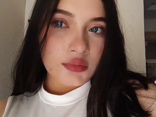 Еротичен видео чат EloodieCollins