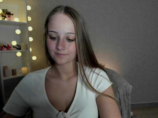 Снимки ElsaJean18 Enjoy my lovely #hot show! Warm welcome to everybody! I want to feel you guys #hot #teen #dance #show