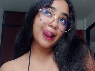 Еротичен видео чат ElynDavidson