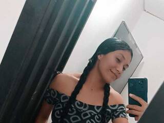 Еротичен видео чат Emely18a