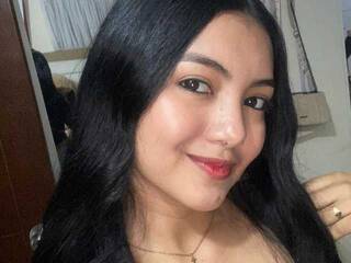 Еротичен видео чат Emi-latingirl